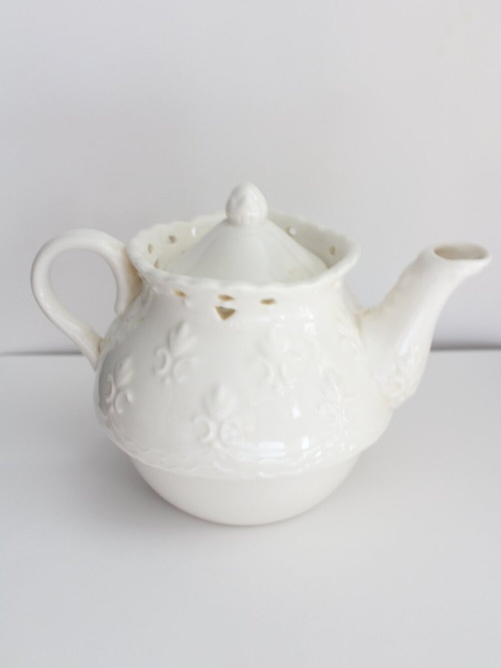 Cream Lace Skye McGhie One Single Teapot